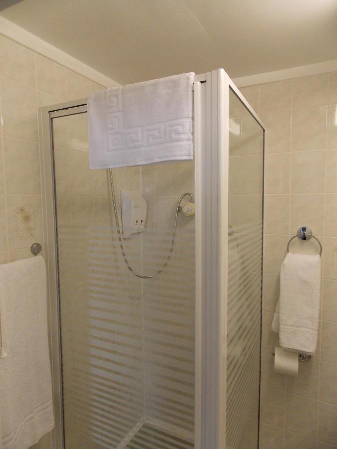 Maples Hotel